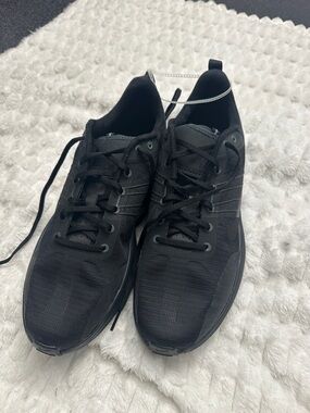 Nike Men's Black Low-Top Lace-Up Sneakers